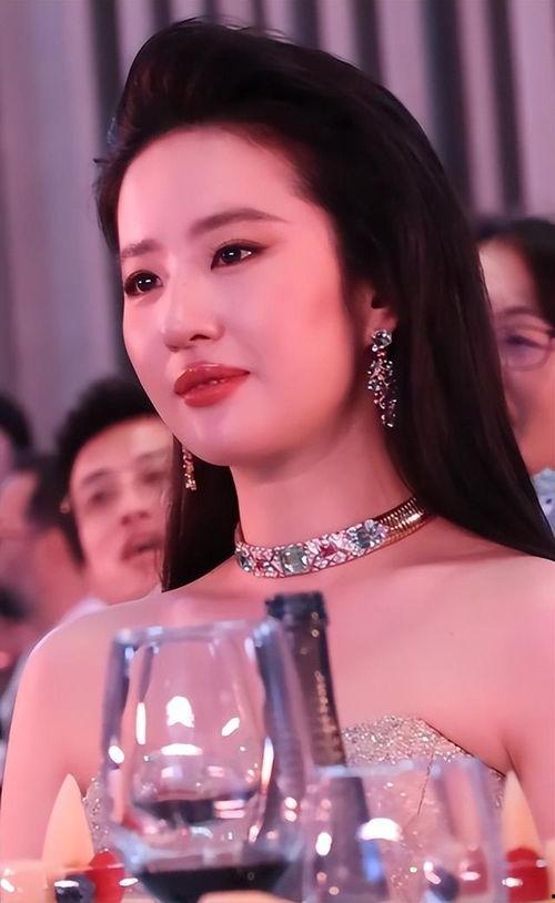 刘亦菲爆料最新情况,揭秘演艺生涯背后的心酸历程 第3张 刘亦菲爆料最新情况,揭秘演艺生涯背后的心酸历程 第3张